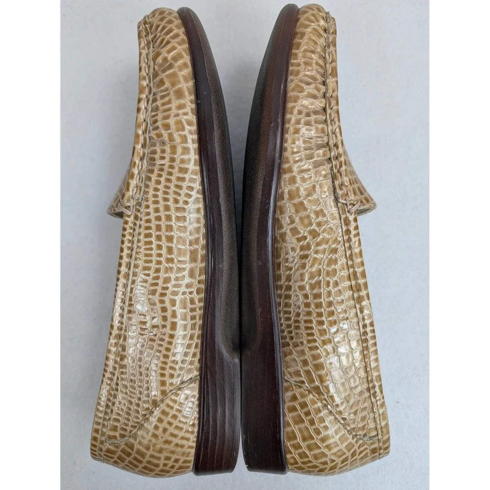 SAS Womens 9.5 S Slim Tan Croc Embossed Loafers Tripad Comfort USA Slip On